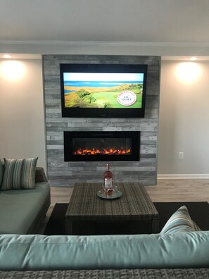 TV, fireplace