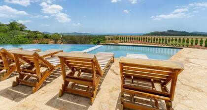 Luxury home with ocean view and private pool - At Mar Vista Gated Community