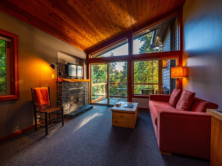 The Cabins - 1 Bedroom Rain Forest - Deluxe Lodge Suites! - Ucluelet