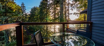 The Cabins - 1 Bedroom Rain Forest - Deluxe Lodge Suites!