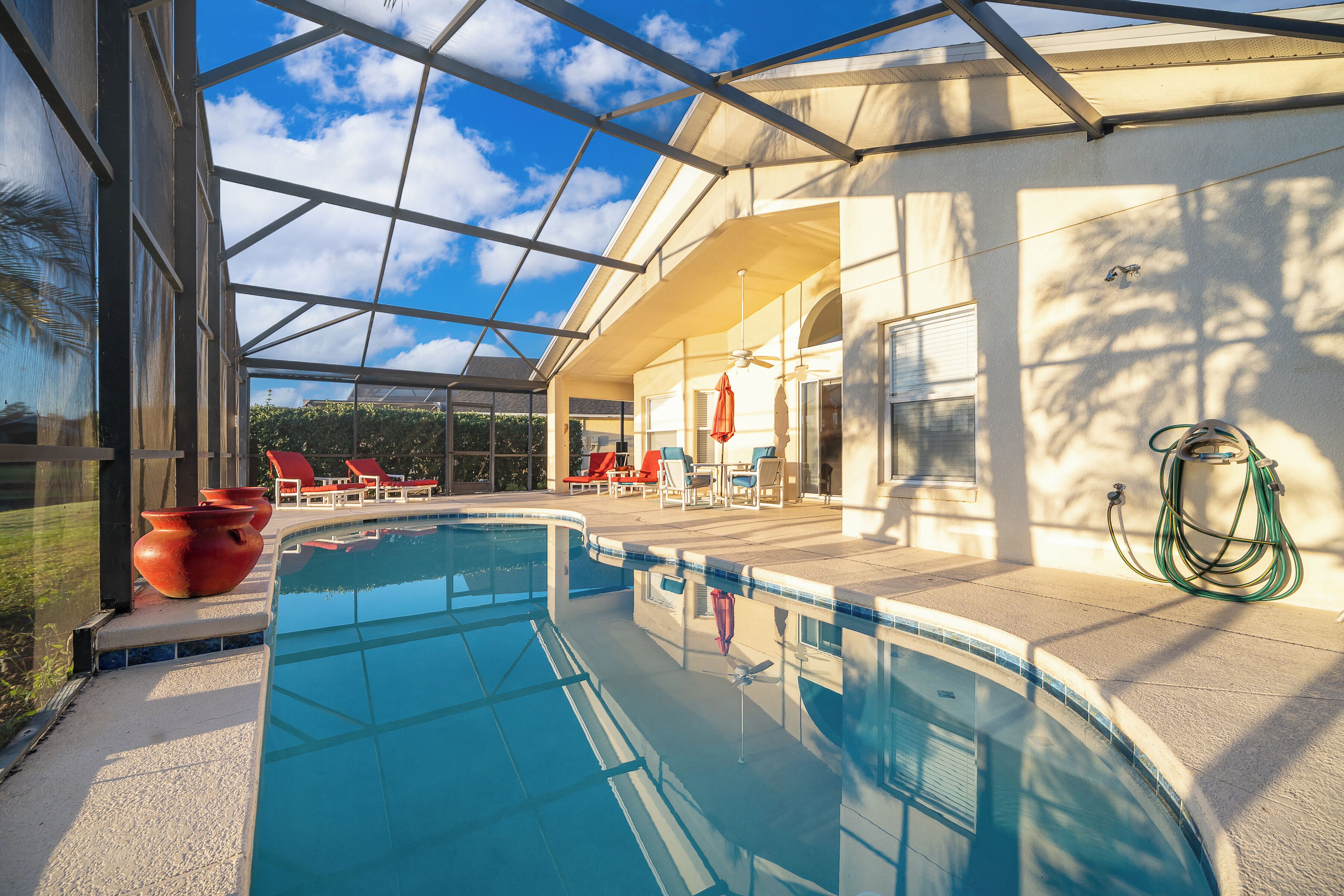 Een verwarmd zwembad