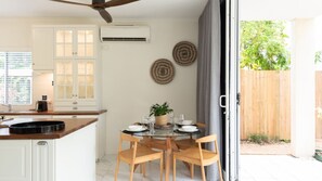Dining - Yaringa 5 | Port Douglas (PORT DOUGLAS)