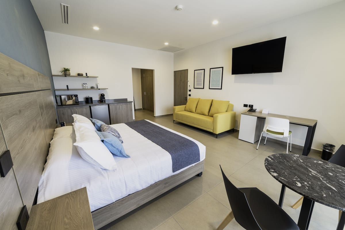 Suite Supérieure, 1 trÚs grand lit et 1 canapé-lit