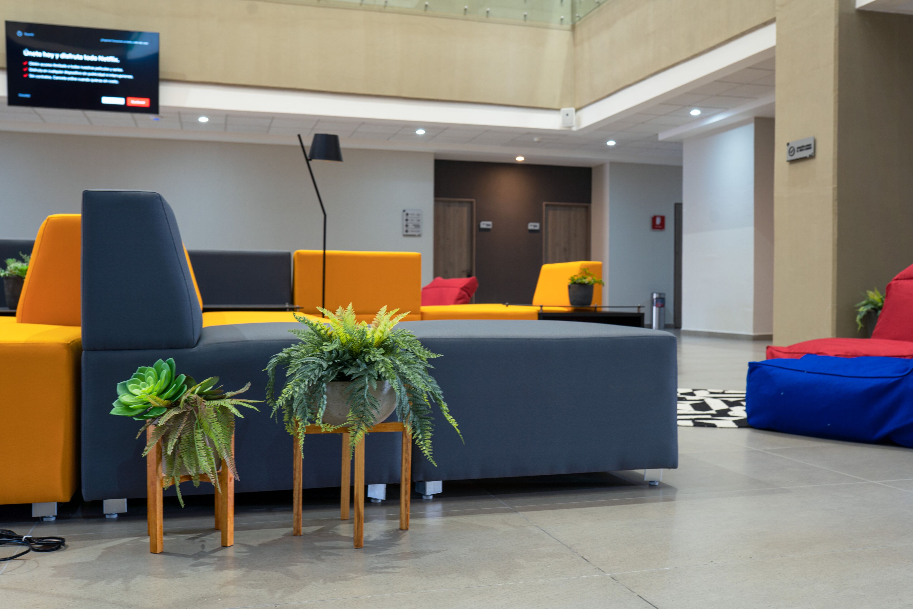 43-inch smart tv with cable channels, tv, netflix