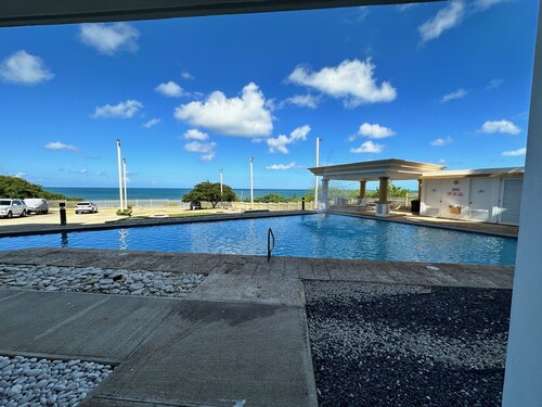 Costa del Mar 301A, a true beach getaway, WiFi, A/C, impressive views