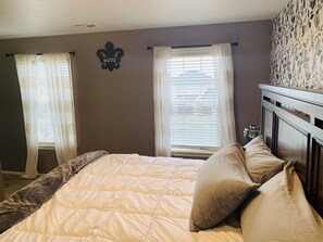 5 bedrooms, desk, iron/ironing board, free WiFi