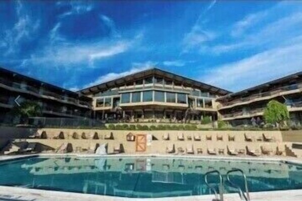 Indoor pool, outdoor pool