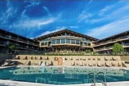 Cozy Clean Shanty Creek Schuss Mountain Condo Northern Michigan Short’s Bellaire