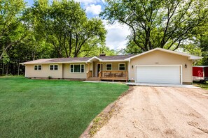 Exterior - Spacious house with amazing back yard 10 min from the beach (New Buffalo)