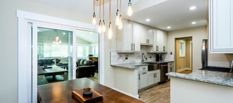 Spacious house with amazing back yard 10 min from the beach