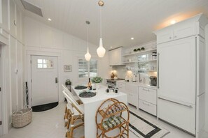 Fridge, dishwasher, coffee/tea maker