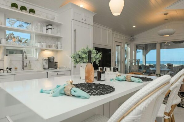 Fridge, dishwasher, coffee/tea maker