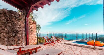 3BR Villa with Private Pool and Stunning Sea View