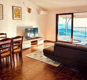 TV - 3BR Villa with Private Pool and Stunning Sea View (Budva)