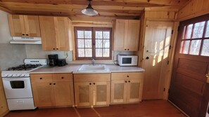 Fridge, microwave, oven, stovetop - Superior Reflections Cabin 3 (Schroeder)