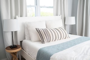 4 Schlafzimmer, Schreibtisch, Bügeleisen/Bügelbrett, Reisekinderbett