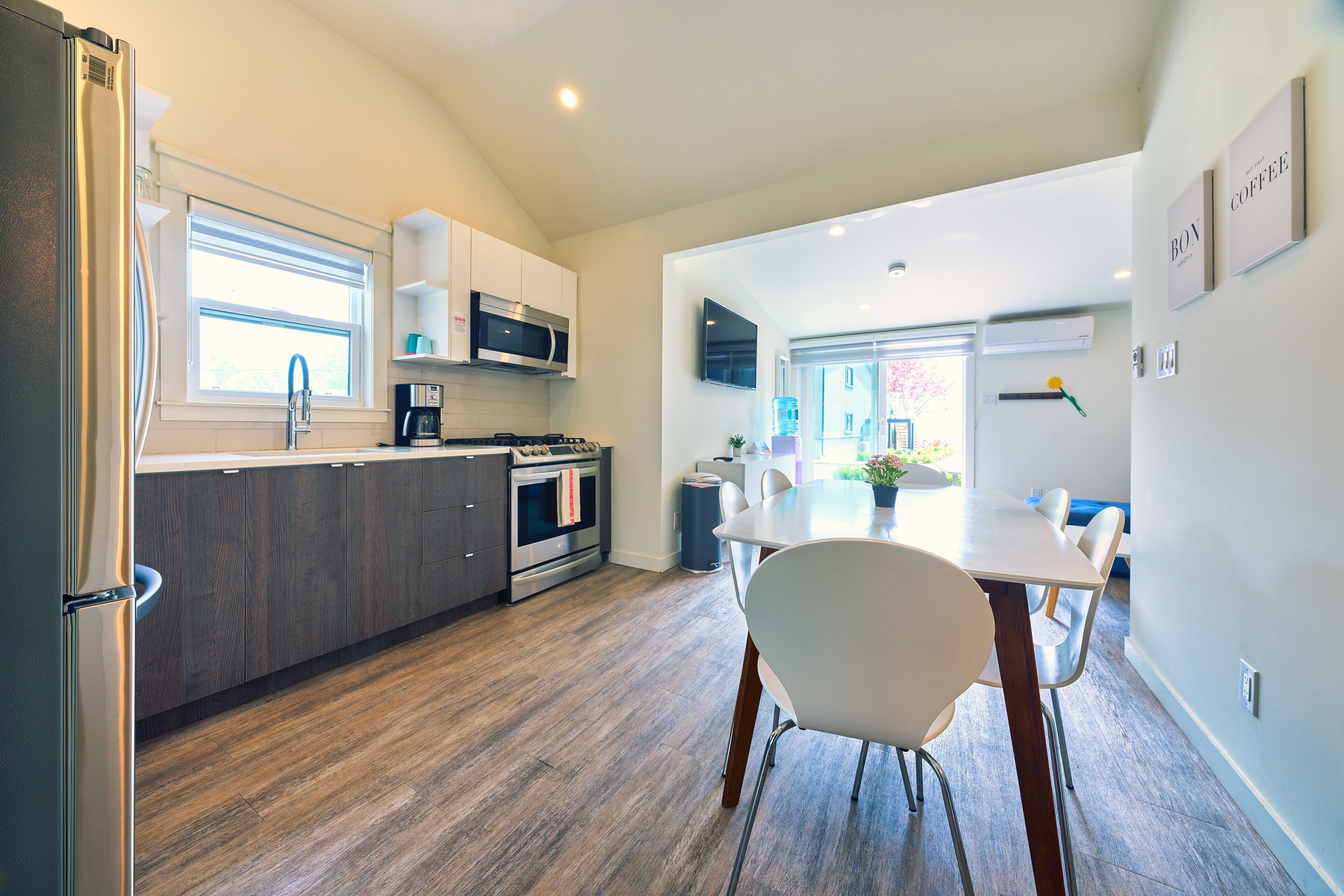 冰箱、微波炉、烤箱、炉灶