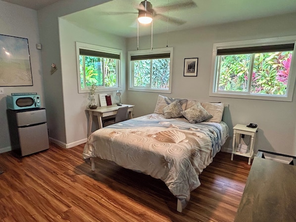1 bedroom, desk, free WiFi, bed sheets