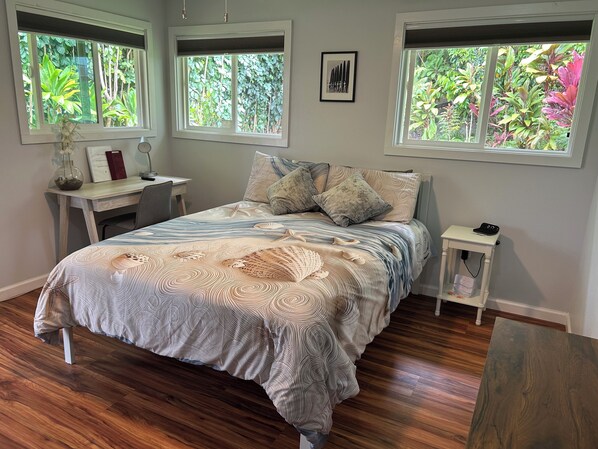 1 bedroom, desk, free WiFi, bed sheets