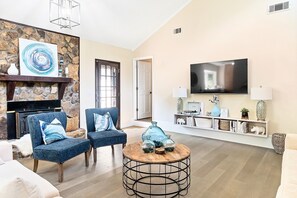 Smart TV, fireplace, stereo, offices