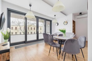 Interior - Air-conditioned Apartment | Balcony, 500 m from Kazimierz district (Kraków)