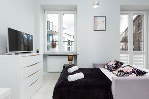 Iron/ironing board, WiFi, bed sheets