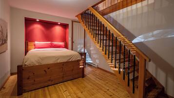 2 bedrooms, iron/ironing board, WiFi