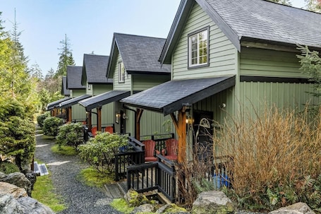 Exterior. The Cabins - 2 Bedroom - Rainforest Cabin!