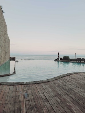 Outdoor pool, a heated pool