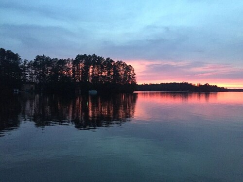 Northwoods waterfront Rhinelander Cabin getaway