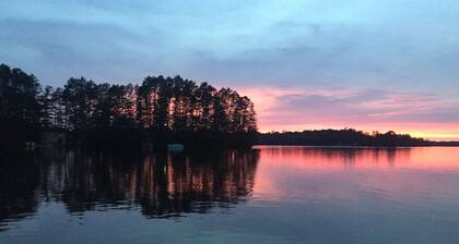 Northwoods waterfront Rhinelander Cabin getaway