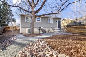 Exterior - Ya like jazz? (Colorado Springs)