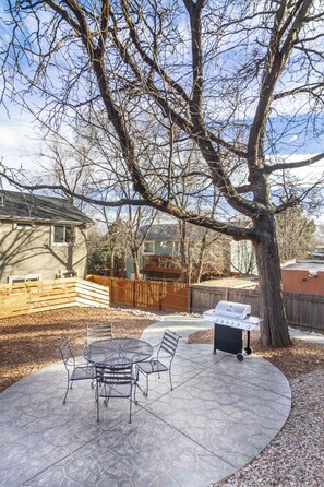 Outdoor dining - Ya like jazz? (Colorado Springs)