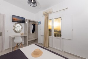 2 habitaciones, caja de seguridad en la habitación y escritorio 