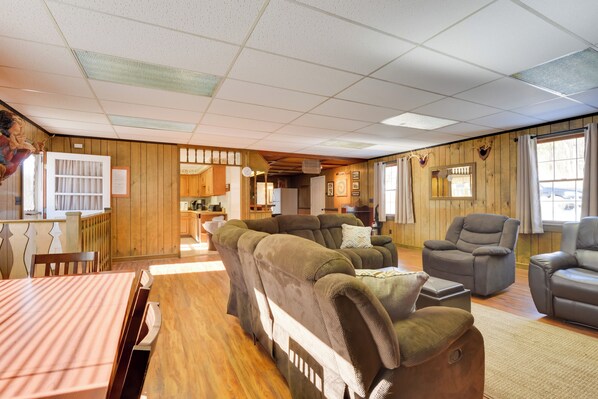 TV, fireplace, DVD player