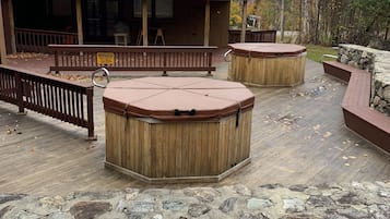 Bain à remous extérieur