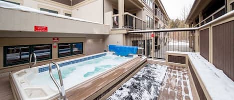 室外 SPA 浴缸