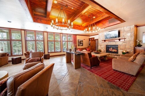Ski Condo on the slopes! Unit 306!