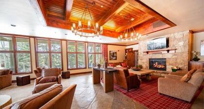 Ski Condo on the slopes! Unit 306!