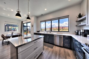 Fridge, microwave, oven, stovetop - Luxury 4 bedroom twin home, beautiful views. Private hot tub. Covered patio.  (Moab)