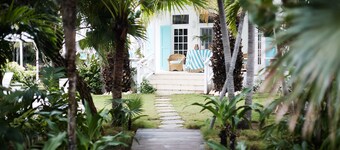 Sea Star – Private, Staffed, Luxury Jungle Compound – 10 Steps From The Beach