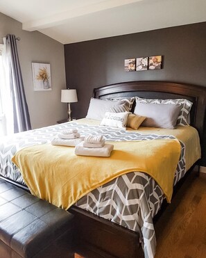 3 chambres, fer et planche à repasser, Wi-Fi gratuit, draps fournis