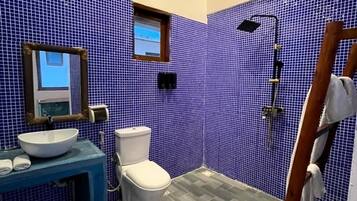 Shower, towels, soap, shampoo