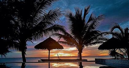 Asante Sana Beach Cottages - Beachfront Cottage