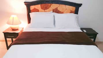 2 habitaciones, tabla de planchar con plancha, wifi y ropa de cama