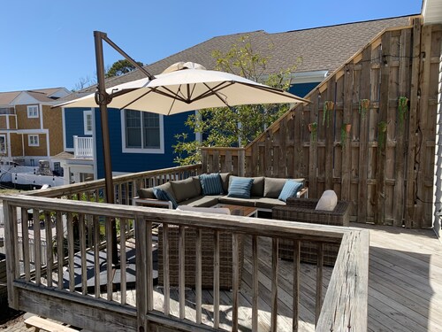 Oceanblock 4 bed / 4 full baths with Courtyard, Outdoor Shower, 2 Decks