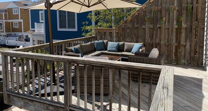 Oceanblock 4 bed / 4 full baths with Courtyard, Outdoor Shower, 2 Decks