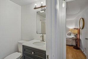 Combined shower/tub