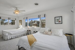 4 bedrooms, travel crib, free WiFi