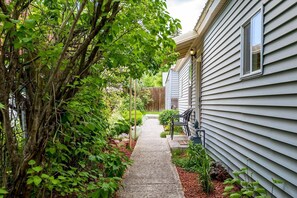 Terrace/patio - Whit’s End Rental Downtown Whitefish (Whitefish)